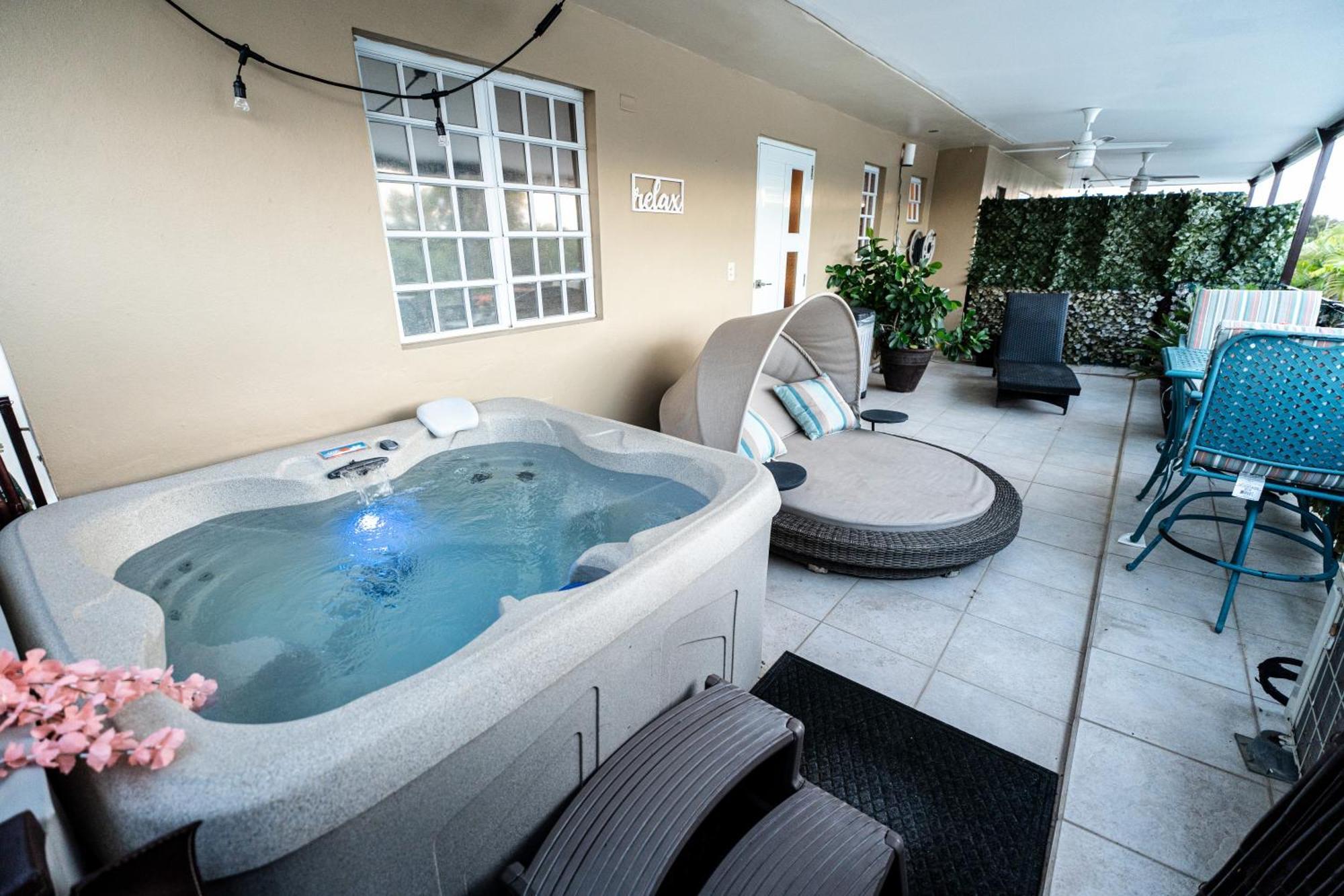 Luxury Retreat With Private Jacuzzi And Mountain Views Free Parking Daire Ponce Dış mekan fotoğraf